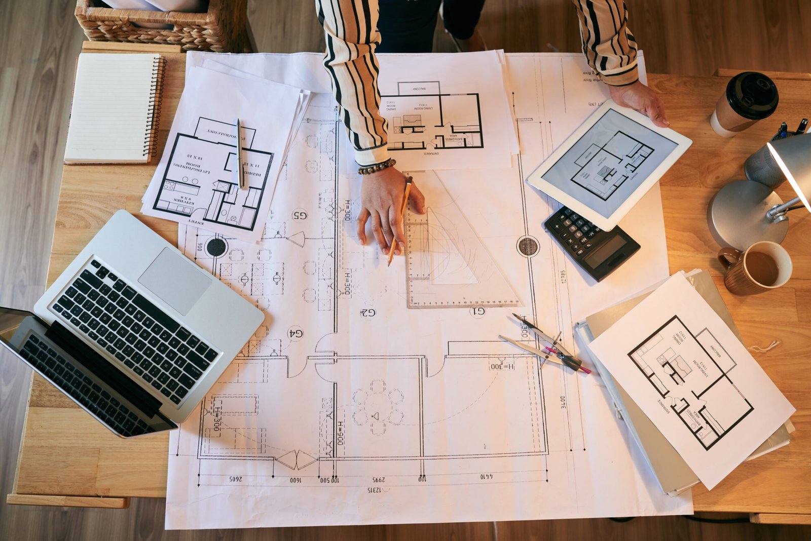 Meliani Youcef - Ingénieur et gestionnaire d’effectif - Meliani Architecture Studio - Dans un site de construction 2